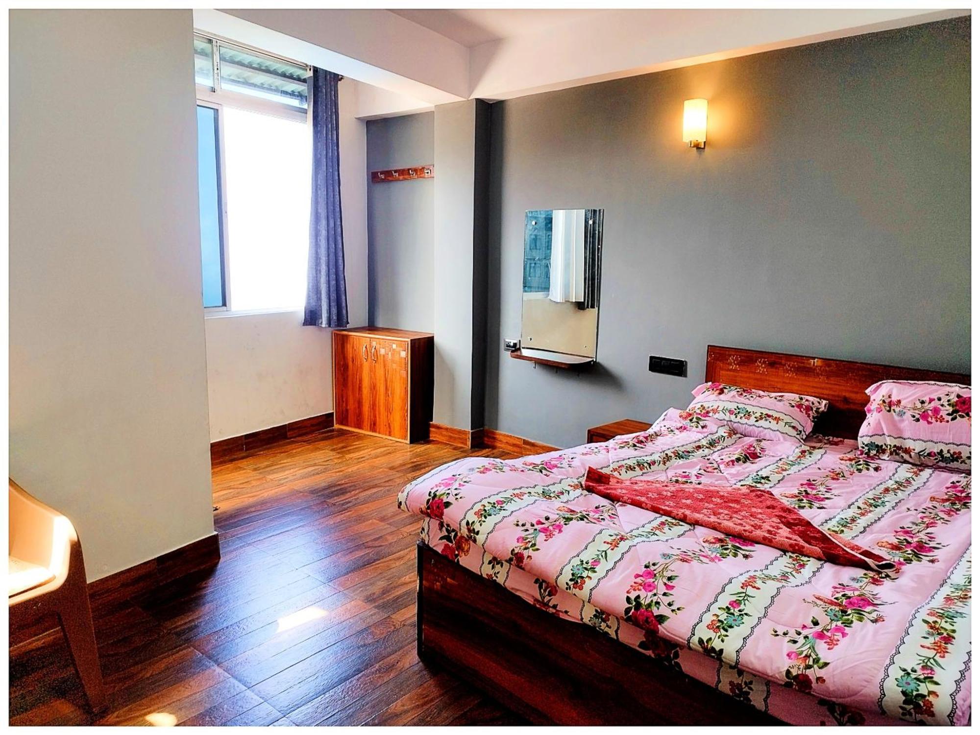 Hotel Premium Pitstop Near Railway Station Best Hotel In Darjeeling Dárdžiling Exteriér fotografie